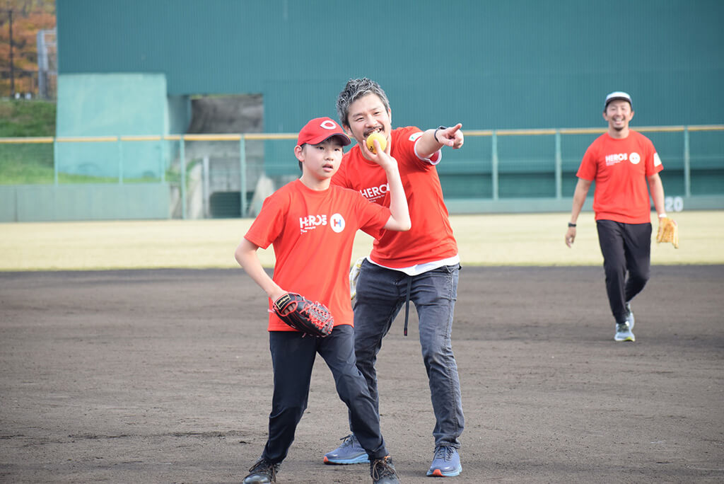 写真:ウォーミングアップする子ども