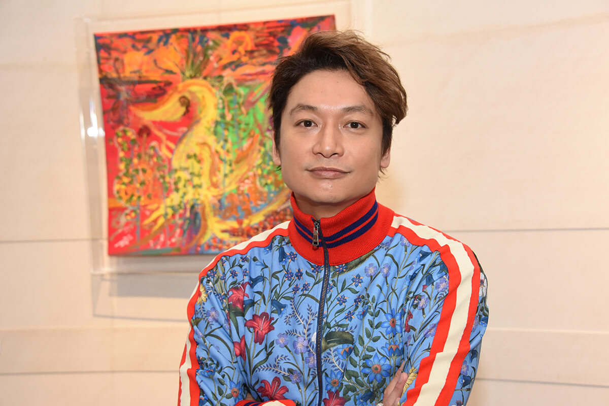 写真:香取慎吾さんと作品