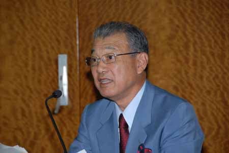 写真:スピーチする日本財団の笹川陽平会長