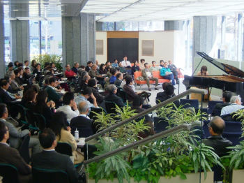 写真:ランチタイムコンサートの様子