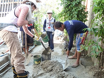写真:被災地での復興支援作業の様子