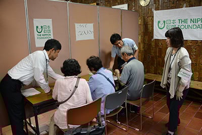 写真:被災地で支援事業を行う日本財団スタッフ