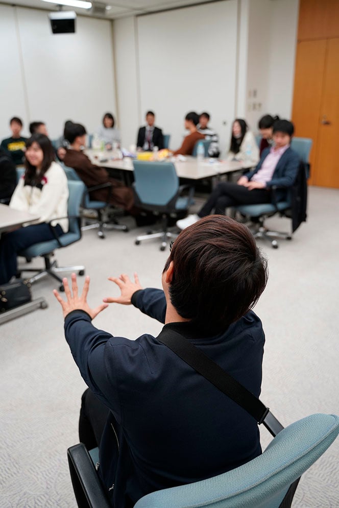写真:ディスカッションとフリートークの様子