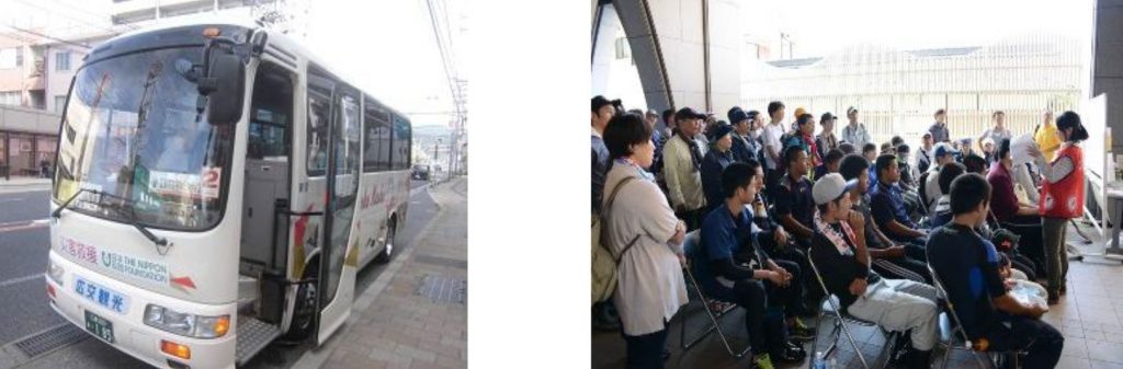 写真:ボランティアを運ぶために用意されたマイクロバスやボランティアセンターの様子