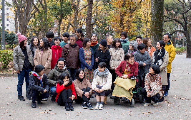 写真:出演者の集合写真