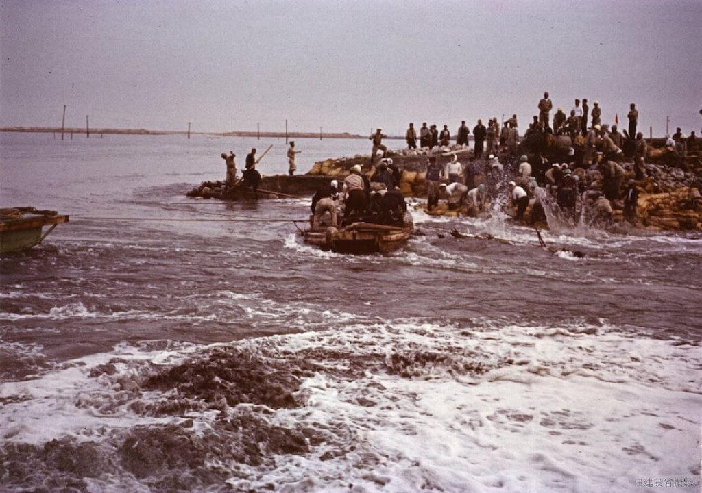 写真:伊勢湾台風の時の復旧作業の様子