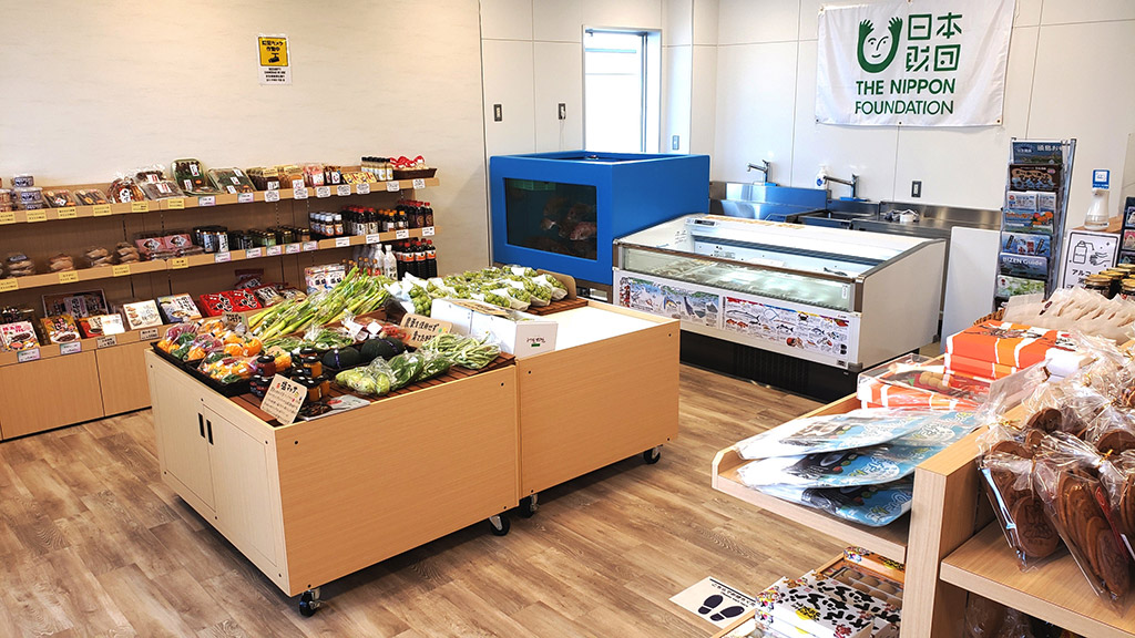 写真:渚の交番 ひなせうみラボ内物産スペース