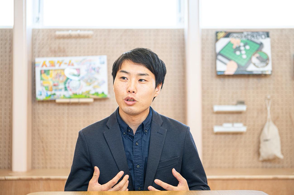 写真:子ども第三の居場所の箕面第二拠点のエリアマネージャー山本将さん