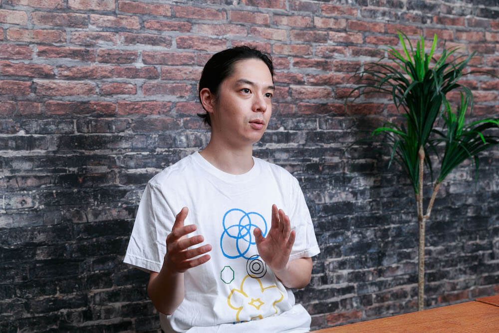 写真:就職活動時のことを振り返る宮﨑さん