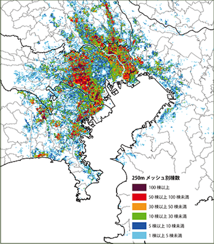 首都圏地図:
ほとんどがビル化されている山手線の内側の都心部では火災が燃え広がらない一方、木造住宅密集地域が多い山手線の西側や東側のいわゆる下町と言われる区域は全壊焼失する想定が高くなっている
