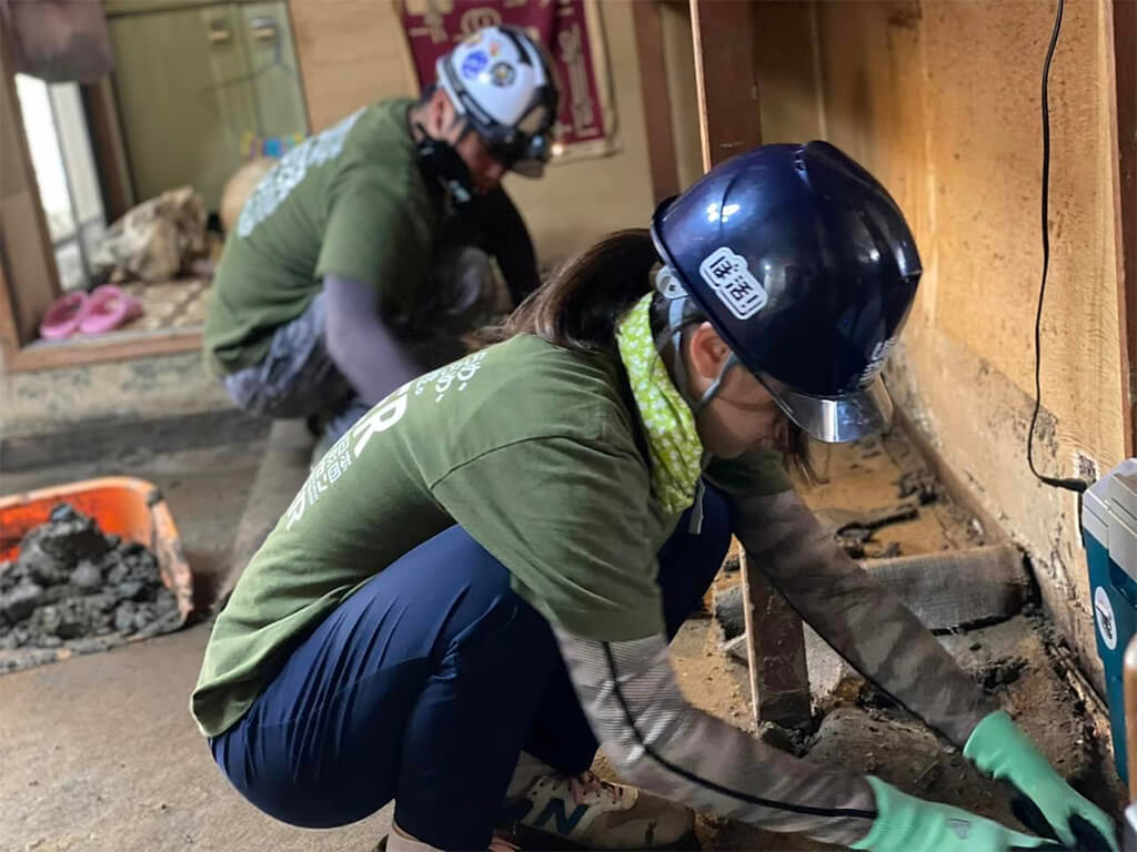 日本財団ボランティアセンターのスタッフと学生ボランティアも現場で支援に取り組んでいます