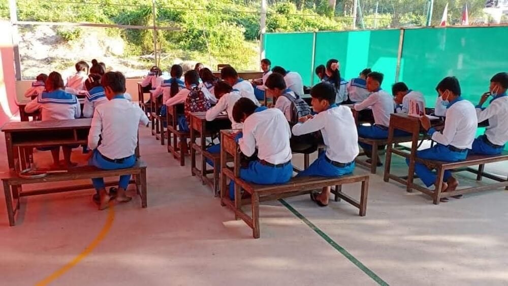 写真：日本財団が建設を支援した障害児特別支援学校で学ぶ生徒たち