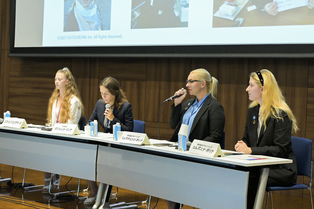 写真：基調セッションの様子