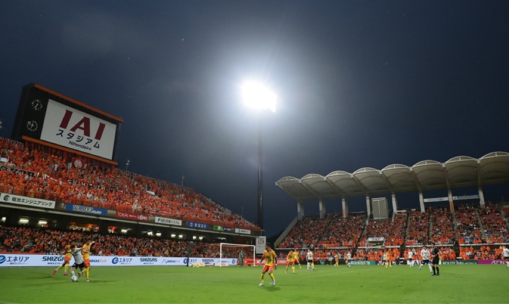 スタジアムでの試合の模様